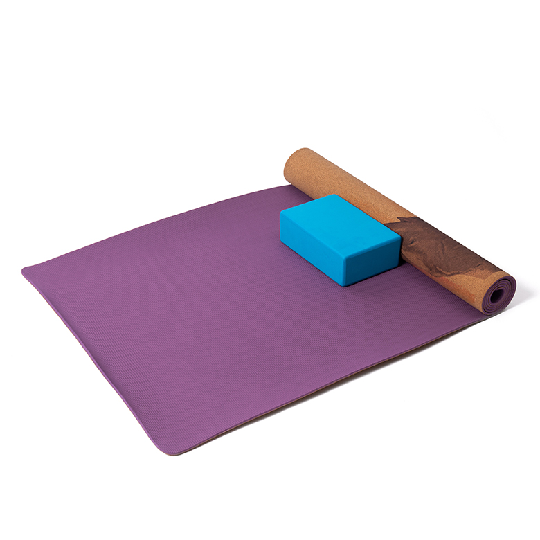 2020 custom logo wholesale  laminated cork two  double layer  natural tpe cork rubber yoga mat with carrying strap