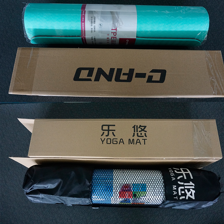 Eco friendly waterproof non slip yoga mat with custom yoga mat with carrying strap